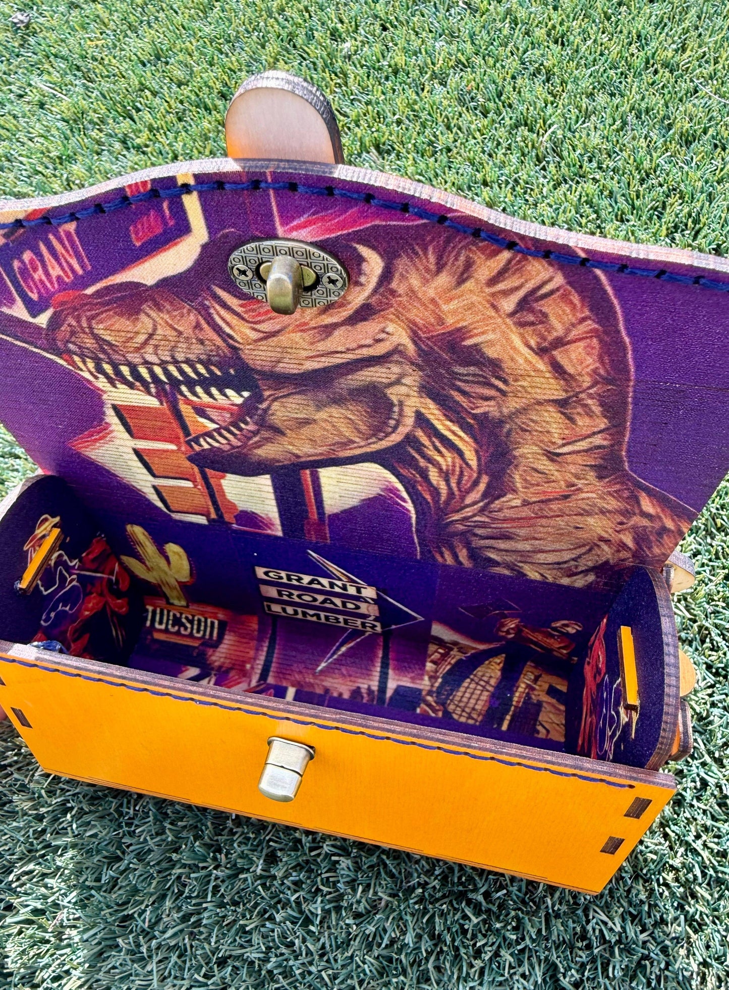 Enrique Aldana: Tucson Oddities- Dino On Grant